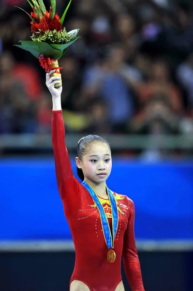 Chinas Chinas Sui Medalhista Ouro Celebra Pódio Durante Cerimônia Premiação — Fotografia de Stock