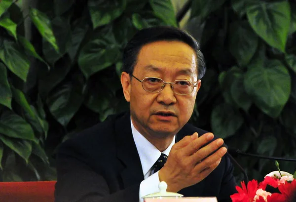 Yizhong Chinas Minister Przemysłu Technologii Informatycznych Odpowiedzi Pytanie Konferencji Prasowej — Zdjęcie stockowe