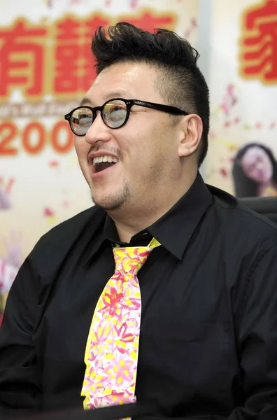 Hongkong Regissören Vincent Kok Utgör Presskonferens För Sin Nya Film — Stockfoto