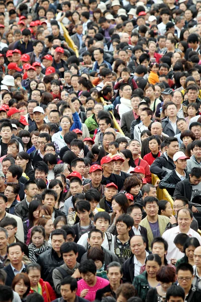 Толпы Посетителей Стоят Очереди Вход Всемирный Экспо Парк Шанхае Китай — стоковое фото