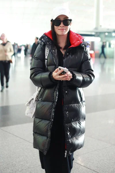 Actriz Hong Kong Charmaine Sheh Llega Aeropuerto Internacional Beijing Capital — Foto de Stock