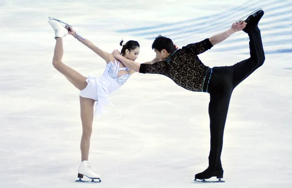 Chinas Zhang Dan Left Zhang Hao Perform Figure Skating Harbin — Stock Photo, Image