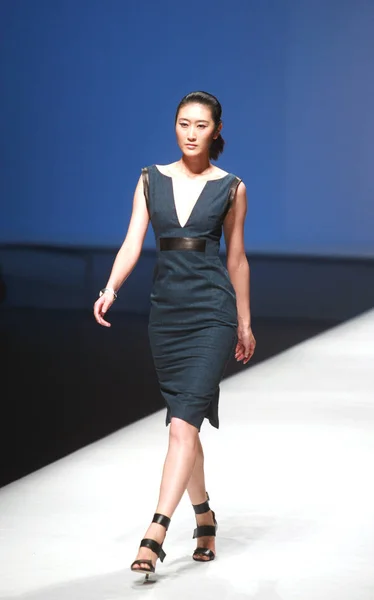 2010 中国の北京で中国ロンドンファッションウィークの春 2011年の間に東証のファッションショーします — ストック写真