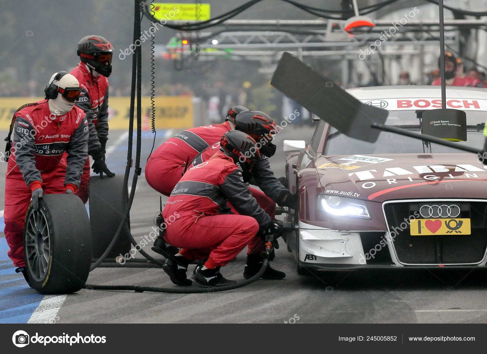 Service Staff Change Tiers Racing Car British Racer Oliver Jarvis Stock Editorial Photo C Chinaimages 245005852