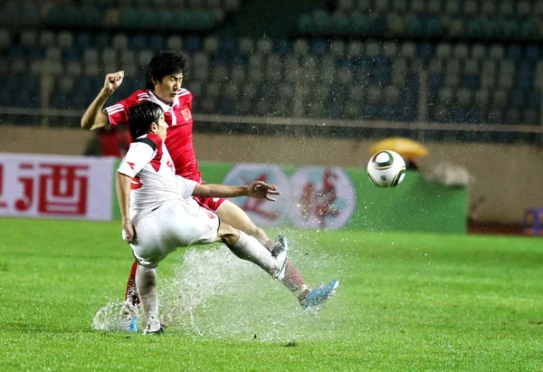 Chinas Hai Retour Rivalise Avec Joueur Syrie Lors Match Football — Photo