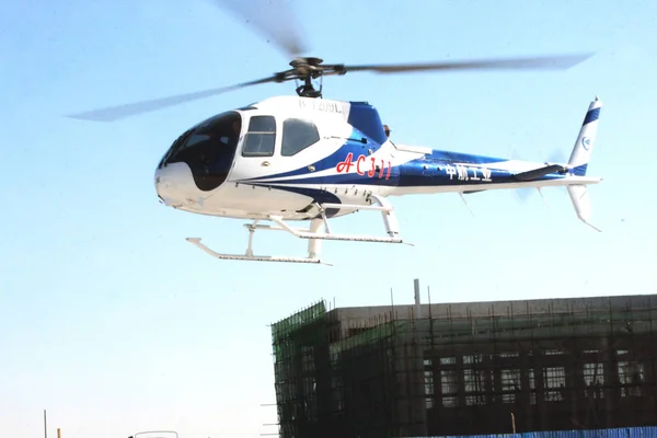 Elicottero Ac311 Viene Visto Durante Suo Volo Inaugurale Tianjing Cina — Foto Stock