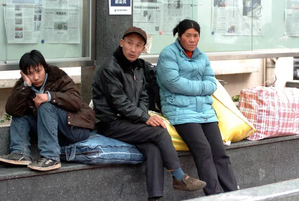 Jobless Chinese Migrant Workers Wait Employments Job Market Hangzhou City — Stock Photo, Image