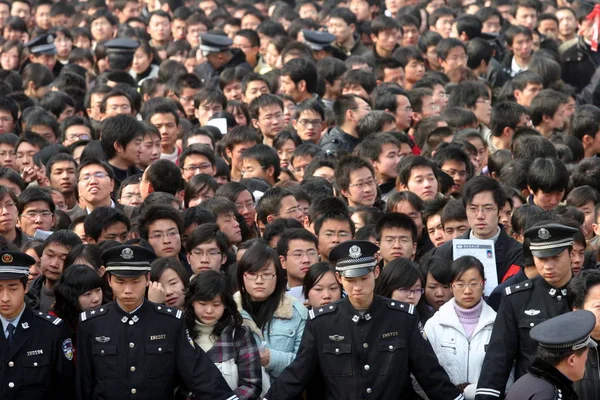 Kinesiska College Utexaminerade Vänta Med Att Ett Jobbmässa Wuhan Centrala — Stockfoto