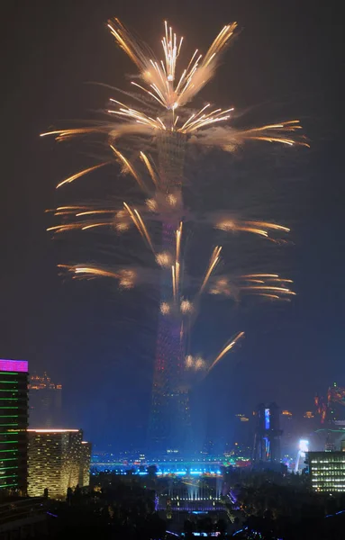Fyrverkerier Explodera Från Canton Tower Avslutningsceremonin Asiatiska Spelen Guangzhou City — Stockfoto