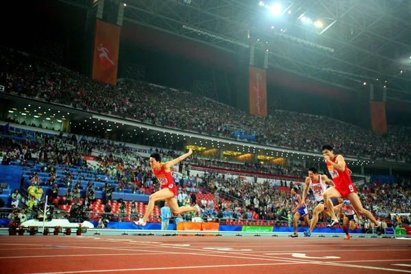 Portero Estrella Chinas Liu Xiang Izquierda Lanza Línea Final Obstáculos — Foto de Stock