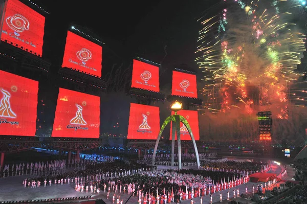 Beskåda Öppningsceremonin 16Th Asiatiska Spelen Guangzhou Stad Södra Chinas Guangdongprovinsen — Stockfoto