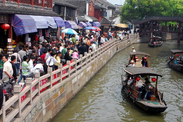 Des Foules Touristes Sont Vues Dans Ville Zhujiajiao Dans Banlieue — Photo