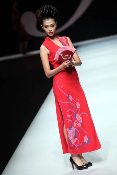 Nyúl Meleg Divat Show Során Kínai Fashion Week Tavasz Nyár — Stock Fotó