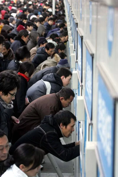 Utasok Sorban Vesz Vonatjegyet Ideiglenes Jegy Fülkék Peking Kína Peking — Stock Fotó