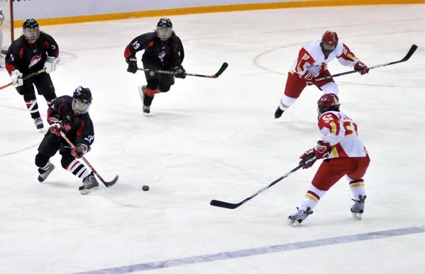 Chinese White Red Japanese Black Players Compete Womens Ice Hockey — Φωτογραφία Αρχείου