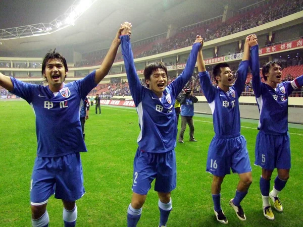 Miembros Del Equipo Del Shanghai Shenhua Football Club Celebran Después — Foto de Stock