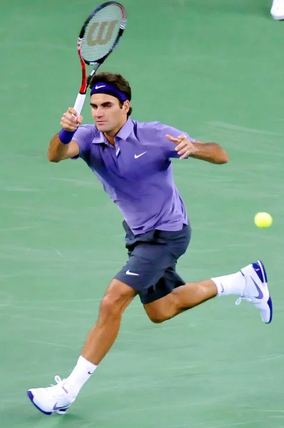 Roger Federer Svájc Visszatér Egy Lövés Amerikai John Isner Ellen — Stock Fotó