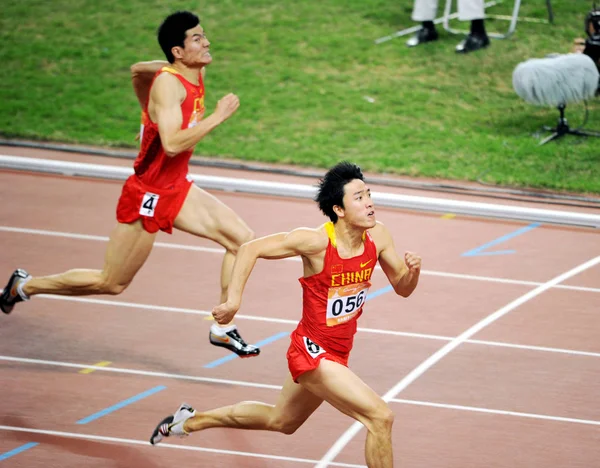 Chinas Estrela Hurdler Liu Xiang Frente Traços Para Linha Final — Fotografia de Stock
