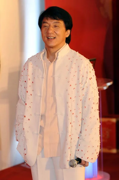 Estrella Del Kungfu Hollywood Jackie Chan Posa Durante Una Ceremonia —  Fotos de Stock