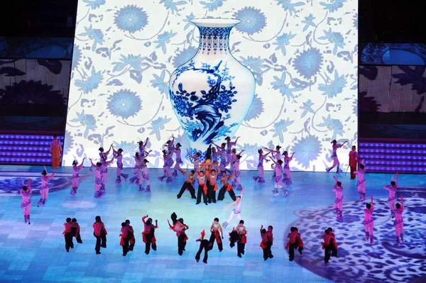 Underhållare Uppträder Vid Invigningen Harbin Winter Universiade Staden Harbin Nordöstra — Stockfoto