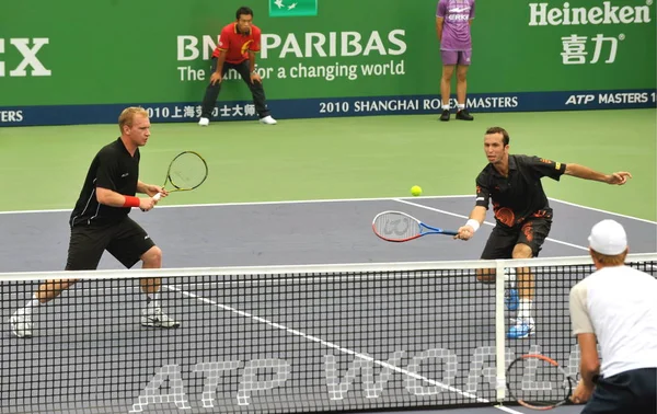 Lukas Dlouhy Radek Stepanek Checa Competem Contra John Isner Sam — Fotografia de Stock