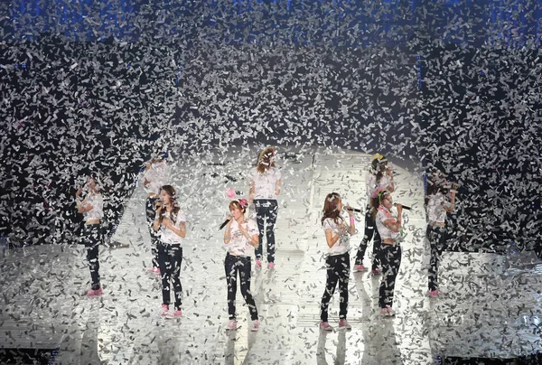 韩国流行团体 女孩一代 在台湾台北举行的演唱会上表演 2010年10月17日 — 图库照片