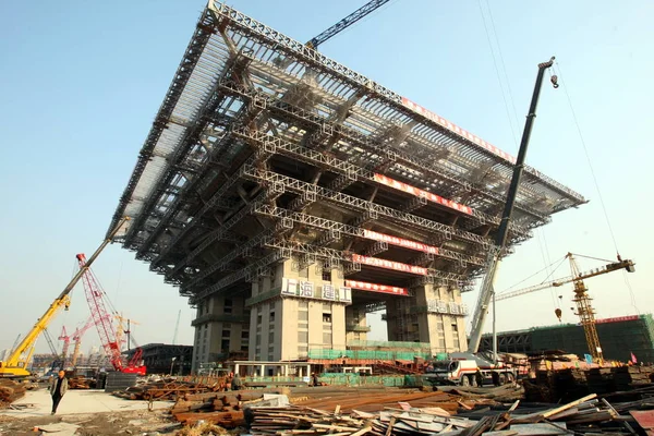 2010年万博中国パビリオンは 2008年12月31日 浦東で建設中 — ストック写真