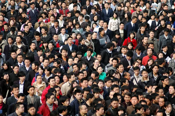 Crowds Chinese College Graduates Job Seekers Queue Enter Job Fair — Stock Photo, Image