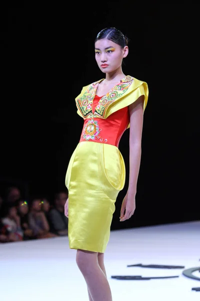 Xiaomeng 타이거 패션에서 2010 베이징에서에서 2011 — 스톡 사진