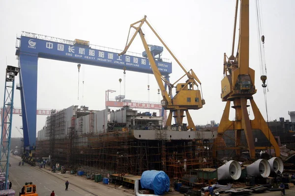 Кораблі Розглядаються Будуються Jinling Суднобудівний Завод Місті Нанкін Східна Chinas — стокове фото