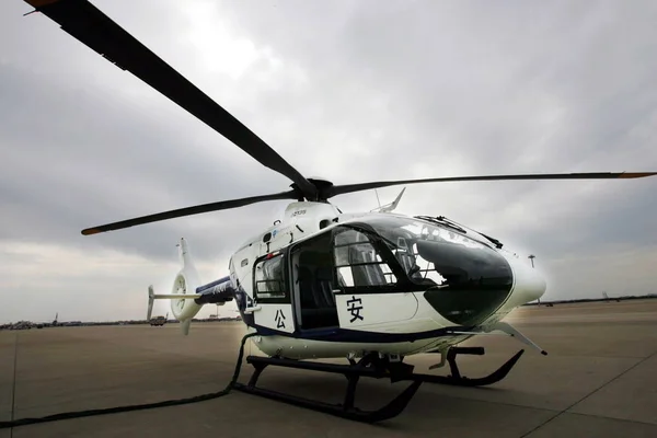 File Helicopter Owned Shanghai Police Seen Shanghai Pudong International Airport — Stock Photo, Image