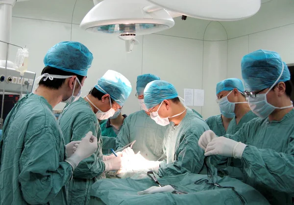 Des Médecins Chinois Pratiquent Une Greffe Rein Hôpital Xiangya Université — Photo