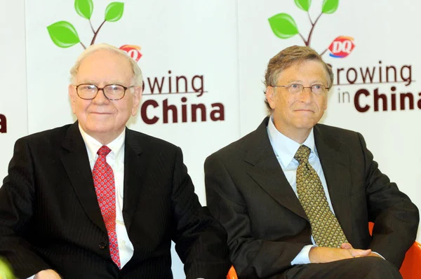 Investor Philanthropist Warren Buffet Left Microsoft Founder Bill Gates Seen — Stock Photo, Image