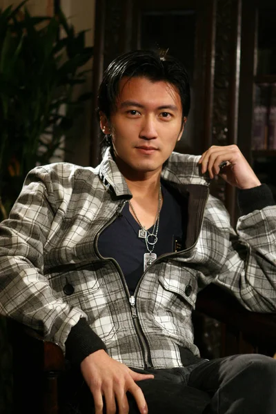 Ator Cantor Hong Kong Nicholas Tse Posa Durante Programa Xangai — Fotografia de Stock