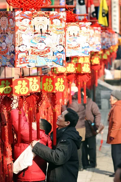 Zwiedzający Postrzegane Podczas Dongyue Temple Fair Pekinie Chiny Stycznia 2009 — Zdjęcie stockowe