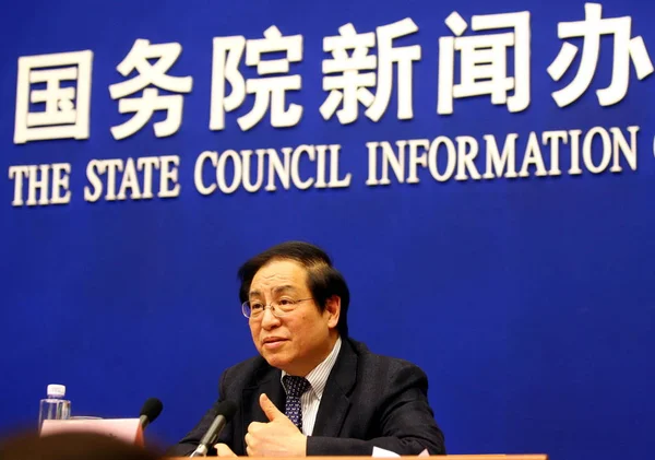 Председатель Комиссии Регулированию Банковского Дела Китая Минкан Ответил Вопрос Пресс — стоковое фото
