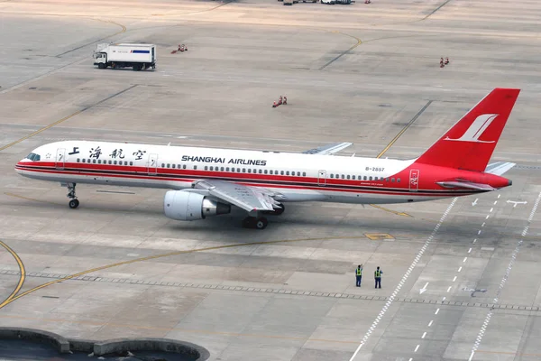 Sík Shanghai Airlines Látható Hongqiao International Airport Sanghajban Kínában Szeptember — Stock Fotó