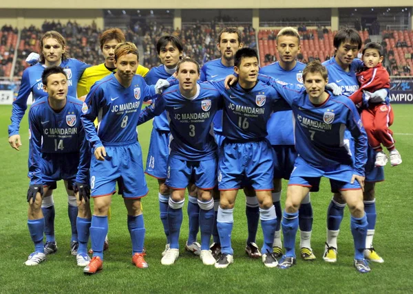 Jogadores Futebol Shanghai Shenhua Posam Para Fotos Antes Competir Com — Fotografia de Stock