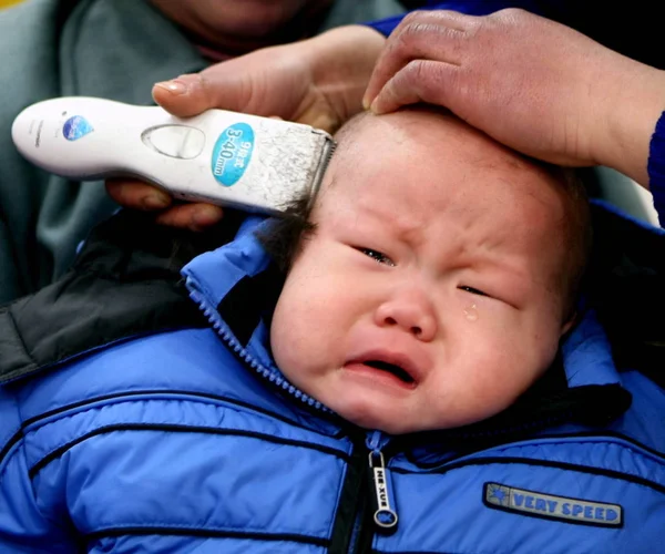 Peluquero Corta Cabello Infantil Una Peluquería Infantil Huaibei Provincia Chinas —  Fotos de Stock