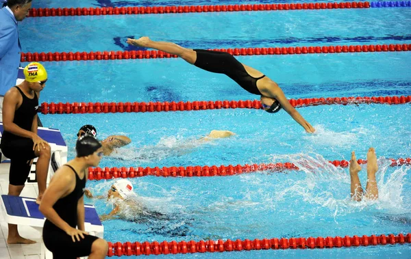 Nadadores Competem Final Revezamento Feminino 4X100M Livre Nos Jogos Asiáticos — Fotografia de Stock