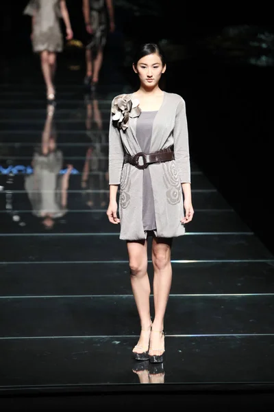 Pokaz Mody Eachway Podczas China Fashion Week Wiosna Lato 2011 — Zdjęcie stockowe