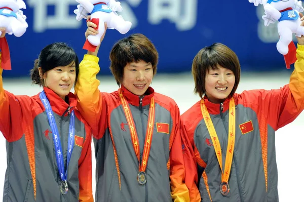 Desde Izquierda Chinas Liu Qiuhong Primera Finalista Zhou Yang Campeona —  Fotos de Stock