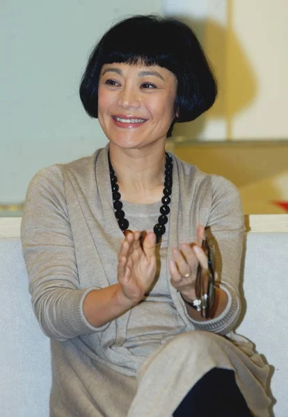 Tajwańska Aktorka Reżyser Sylvia Chang Pozach Podczas Imprezy Charytatywnej Tajpej — Zdjęcie stockowe