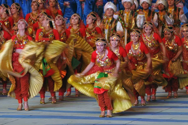 Entertainers Végre Záró Ünnepségen Ázsiai Játékok Guangzhou City Dél Chinas — Stock Fotó