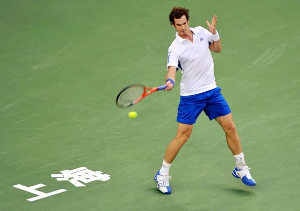 Andy Murray Wielkiej Brytanii Zwraca Strzał Przeciwko Roger Federer Szwajcarii — Zdjęcie stockowe