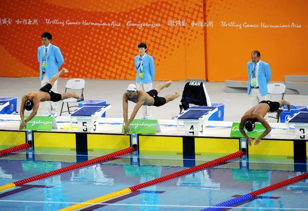 Svømmere Hopper Vandet Herre 50M Brystsvømning Finale Asiatiske Lege Guangzhou - Stock-foto
