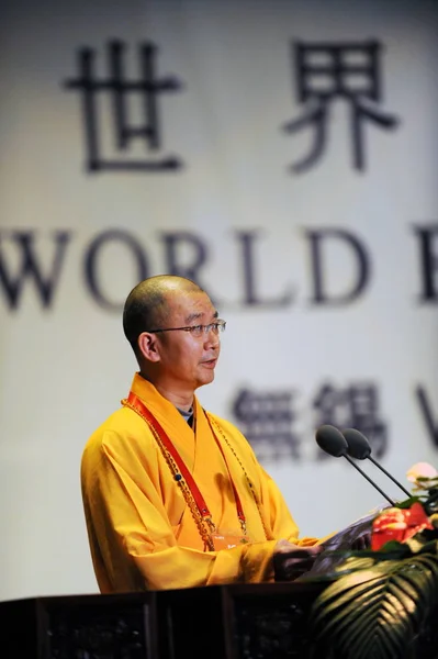 Buddhistický Mnich Hovoří Během Zahajovací Slavnosti Světové Buddhistické Fórum Provincii — Stock fotografie