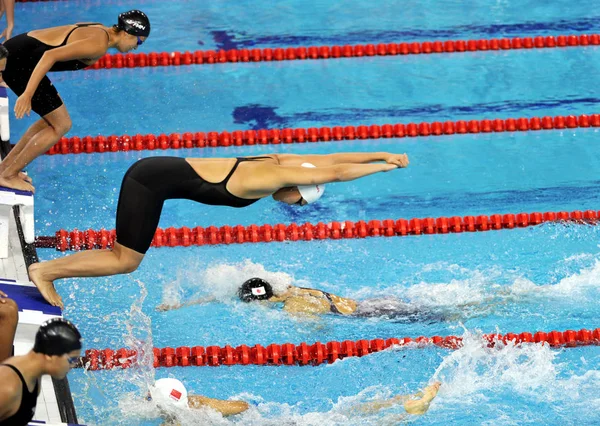 Nuotatori Gareggiano Nella Finale Staffetta Freestyle 4X100M Femminile Sedicesimi Giochi — Foto Stock