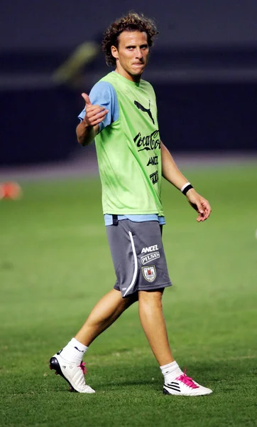 Uruguaylı Futbol Oyuncusu Diego Forlan Jestleri Wuhan City Merkez Chinas — Stok fotoğraf