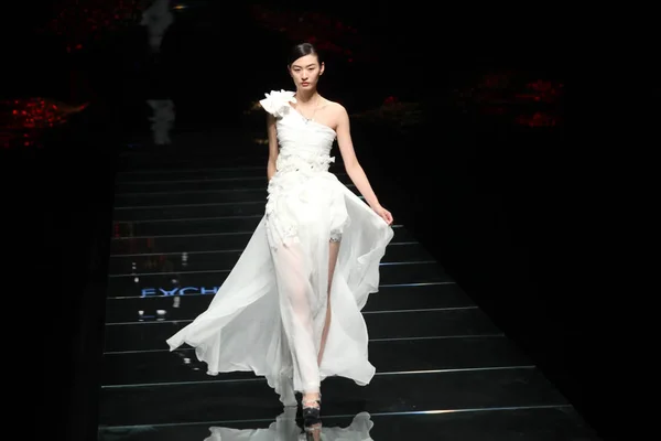 Jede Modenschau Während Der China Fashion Week Frühjahr Sommer 2011 — Stockfoto